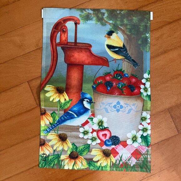 Lot of 4 Lawn‎ Flags Garden Christmas Winter St Patricks Day Love Birds Gnomes - Picture 6 of 10